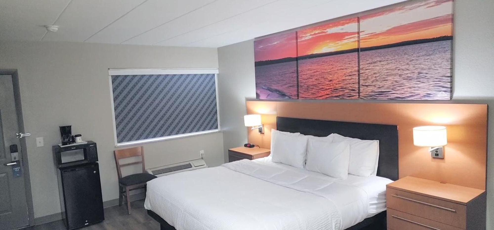 Days Inn & Suites By Wyndham Roseville/Detroit Area Exterior foto